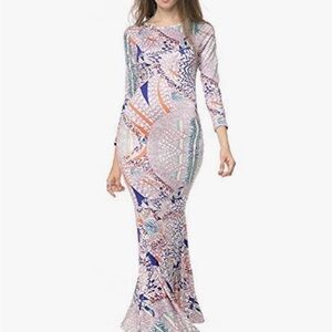 ⭐️Xuerry, Stunning Bodycon Dress, Long, Flaired Bottom, Stretchy,EUC, Size Small